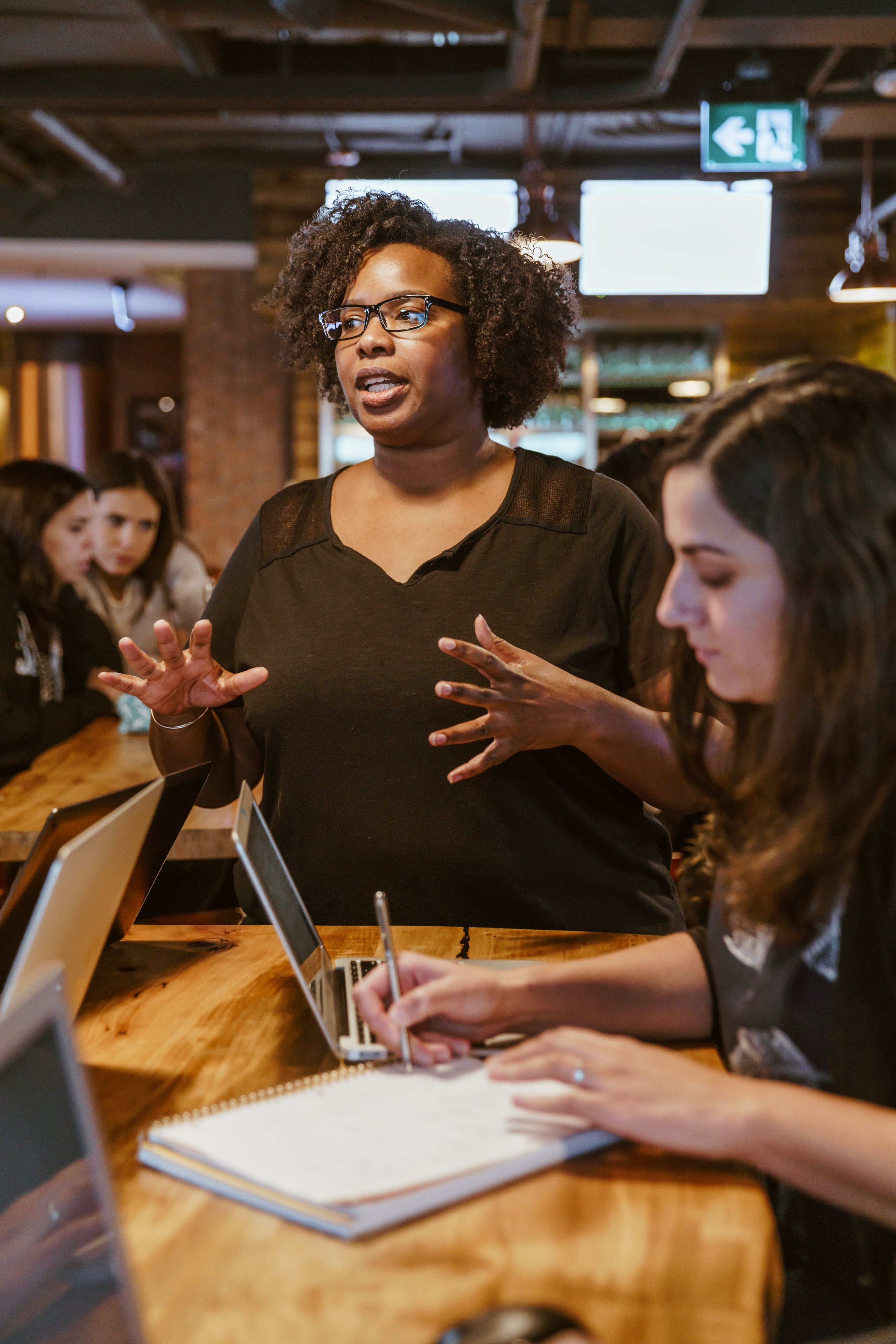 files/woman-teaching-group.jpg
